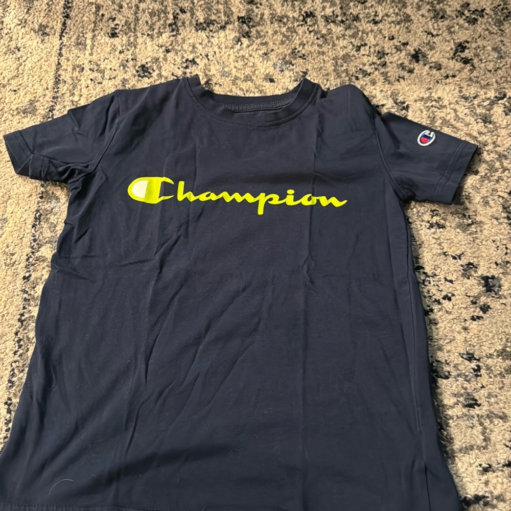 Boys champion T-shirt - small